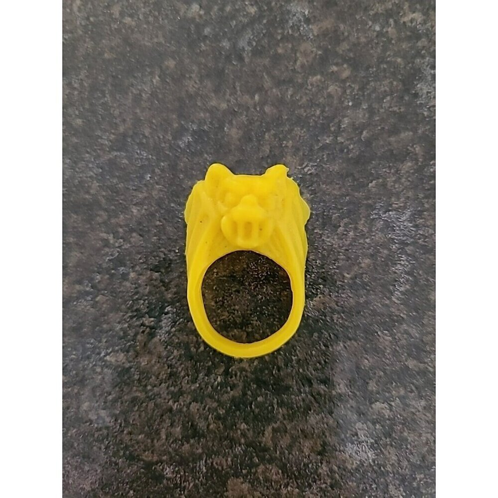 VTG Retro 1970's Gumball Machine Toy  Monster Ring Plastic Gargoyle Yellow